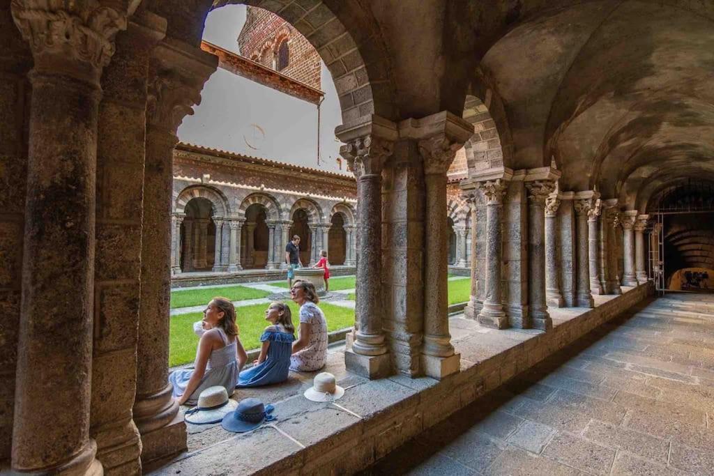 Maison Atypique - Centre Historique - Puy En Velay Le Puy-en-Velay Buitenkant foto
