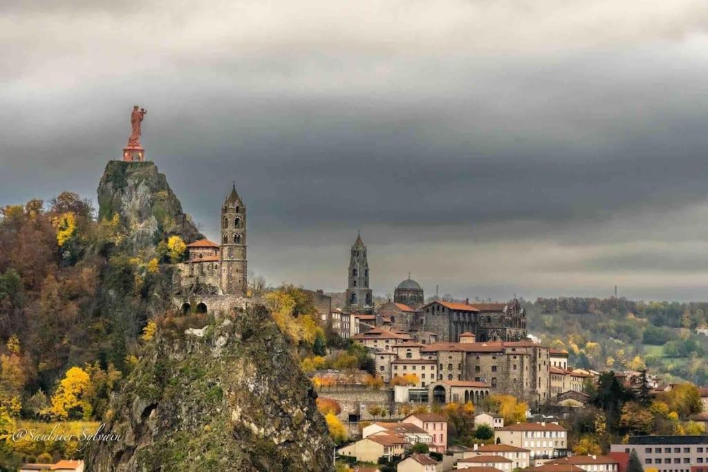 Maison Atypique - Centre Historique - Puy En Velay Le Puy-en-Velay Buitenkant foto
